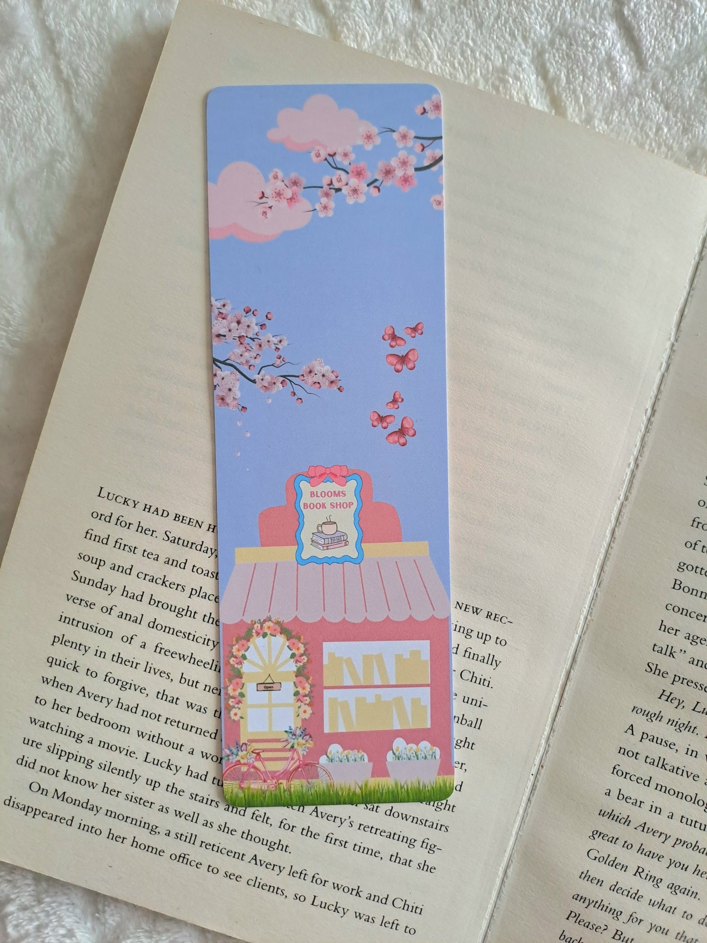 Blooms romance bookshop bookmark - Gift for booklovers | Reading accessory | Spring