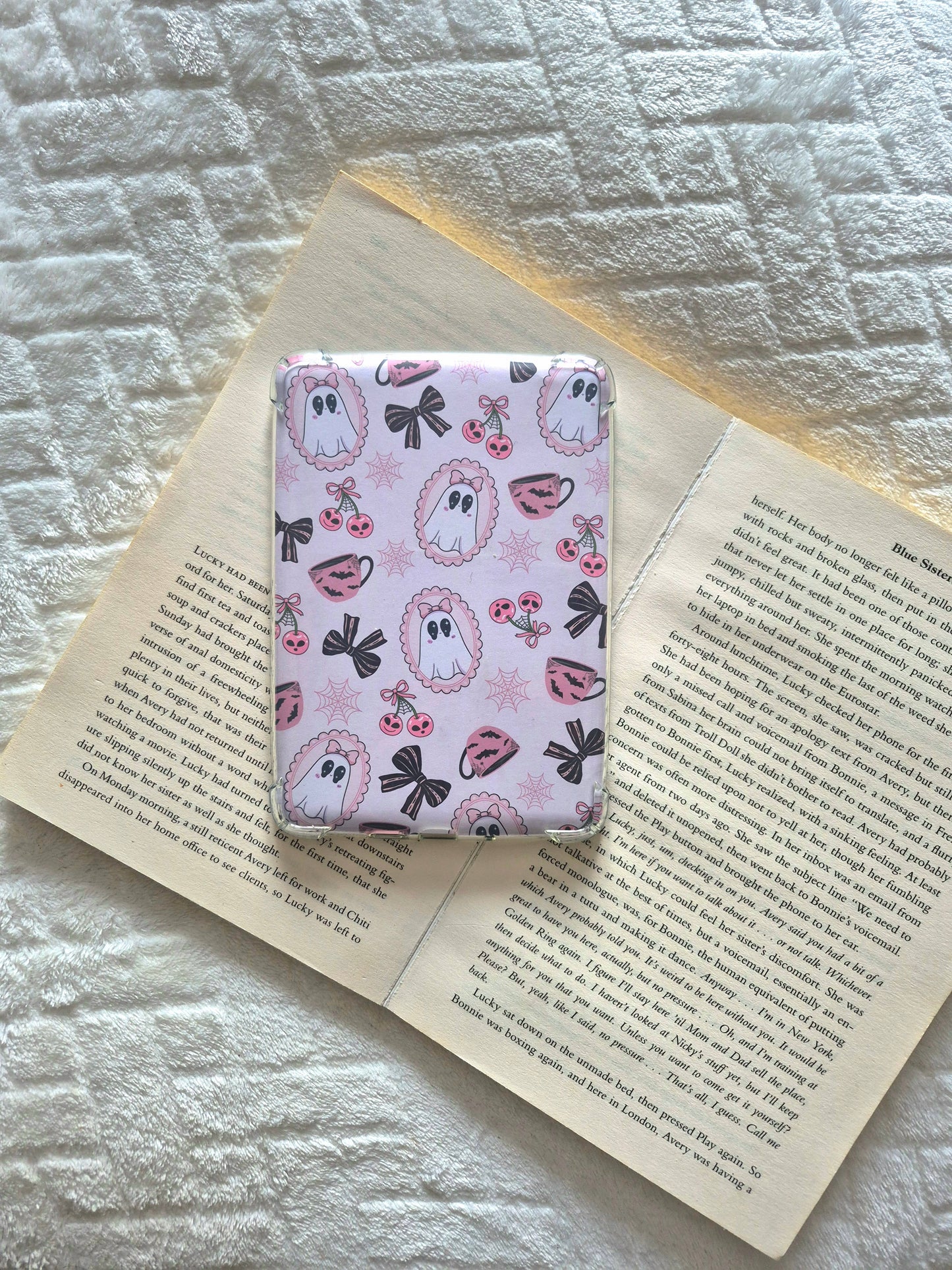 Ghosts, bows and brews spooky season kindle insert.