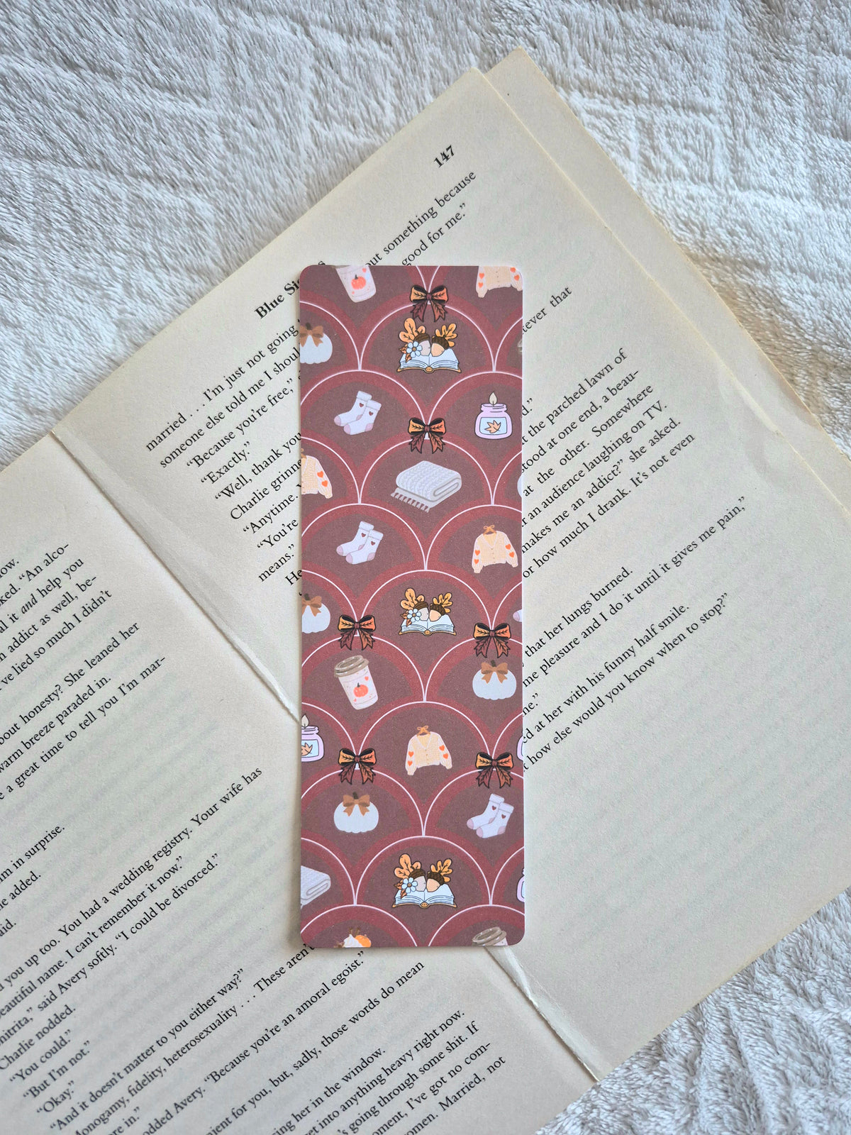 Cosy bookish autumn bookmark
