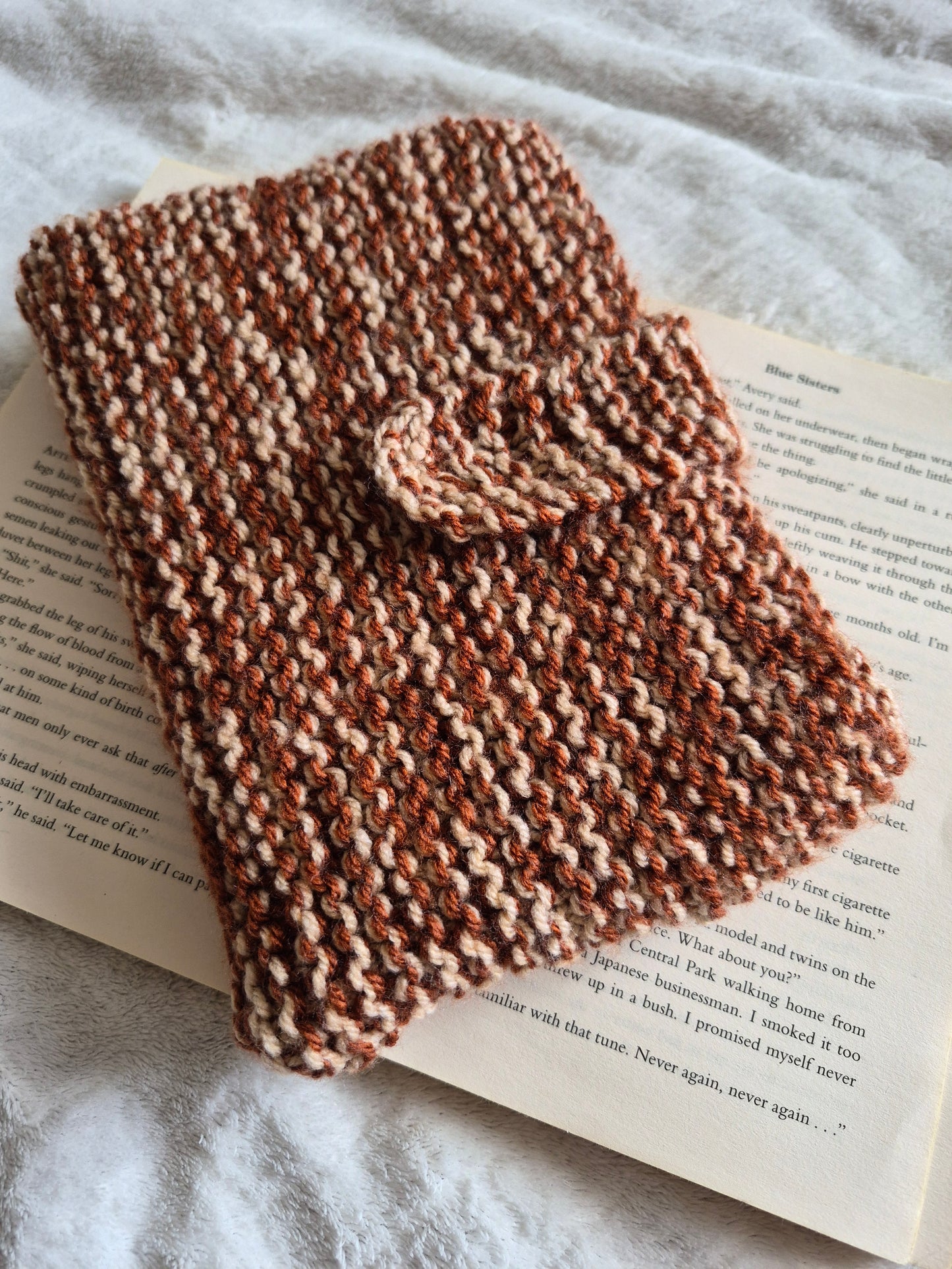 Brown and cream autumnal knitted book sleeve