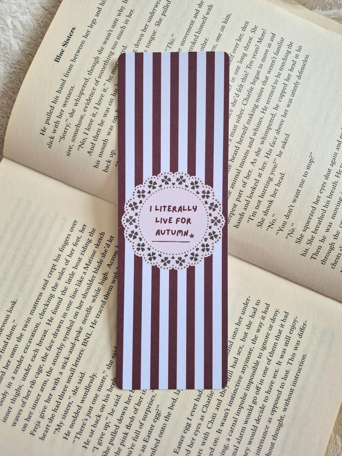 'I literally live for Autumn' burgundy striped bookmak.
