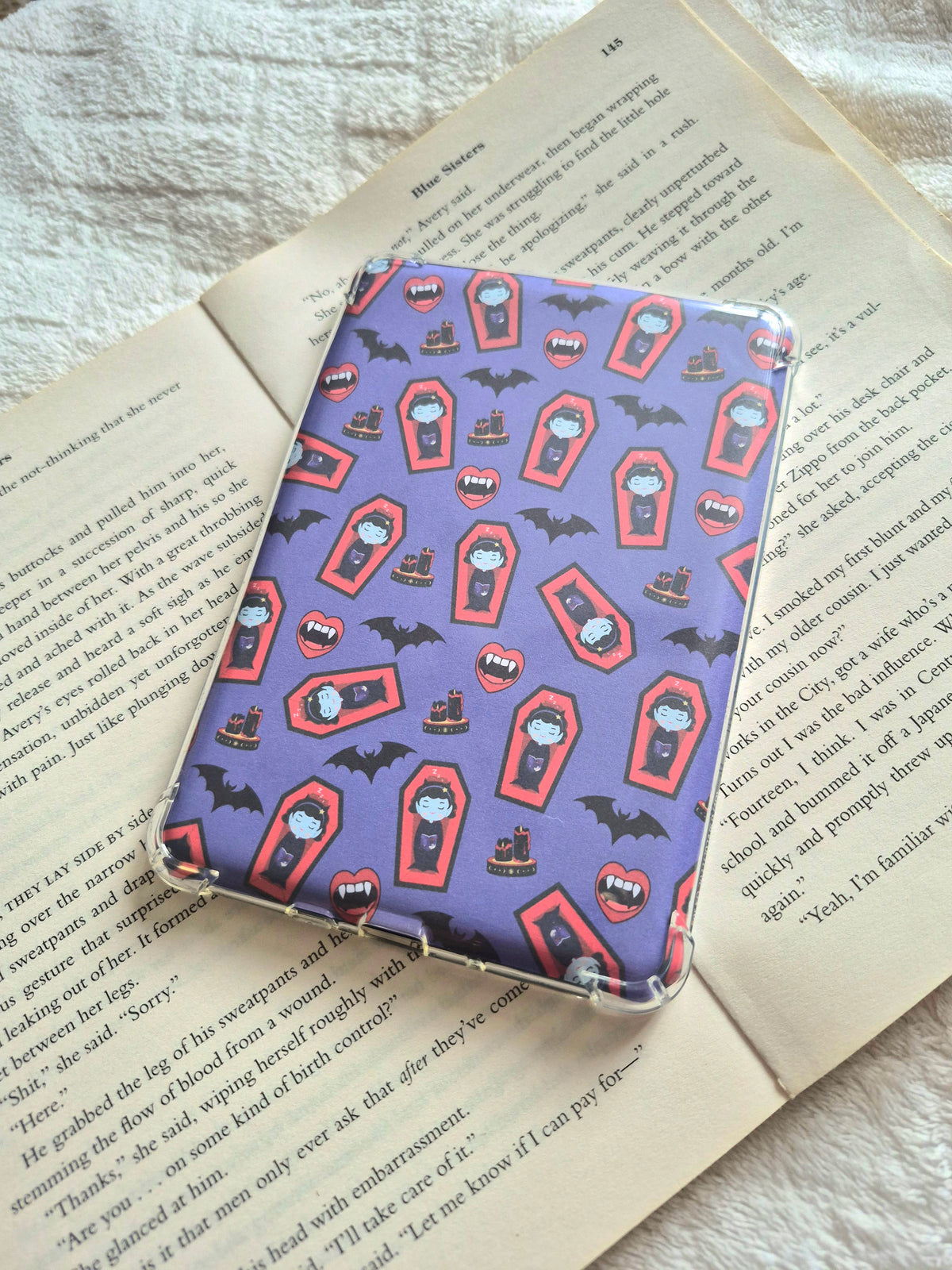 Gothic vampire coffin kindle insert: Cute spooky season case