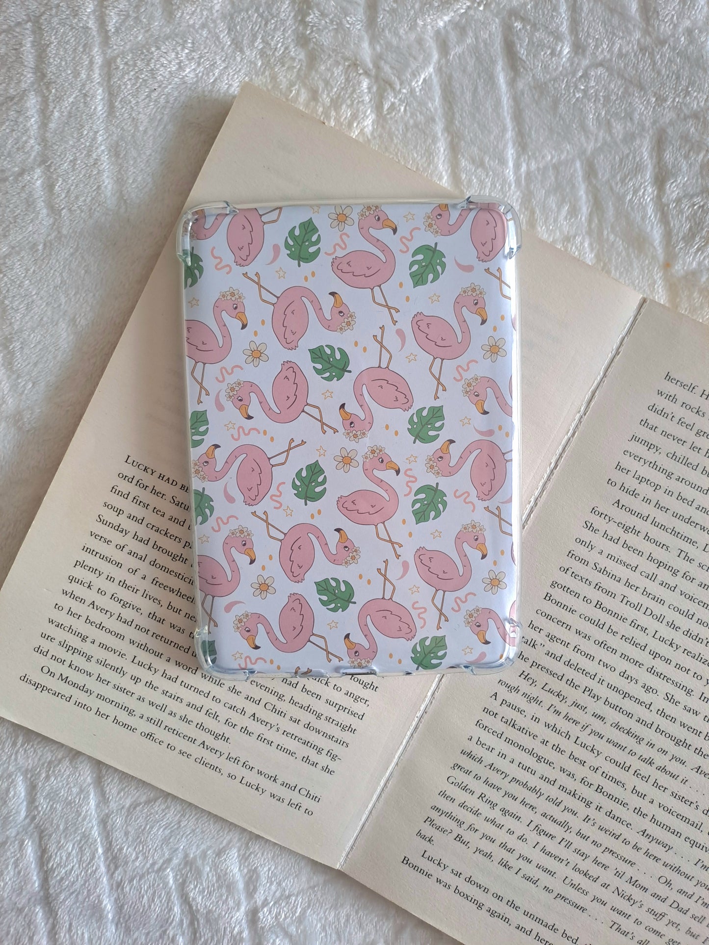 Pink flamingos Kindle skin - Summer reading accessories | Gift for booklover