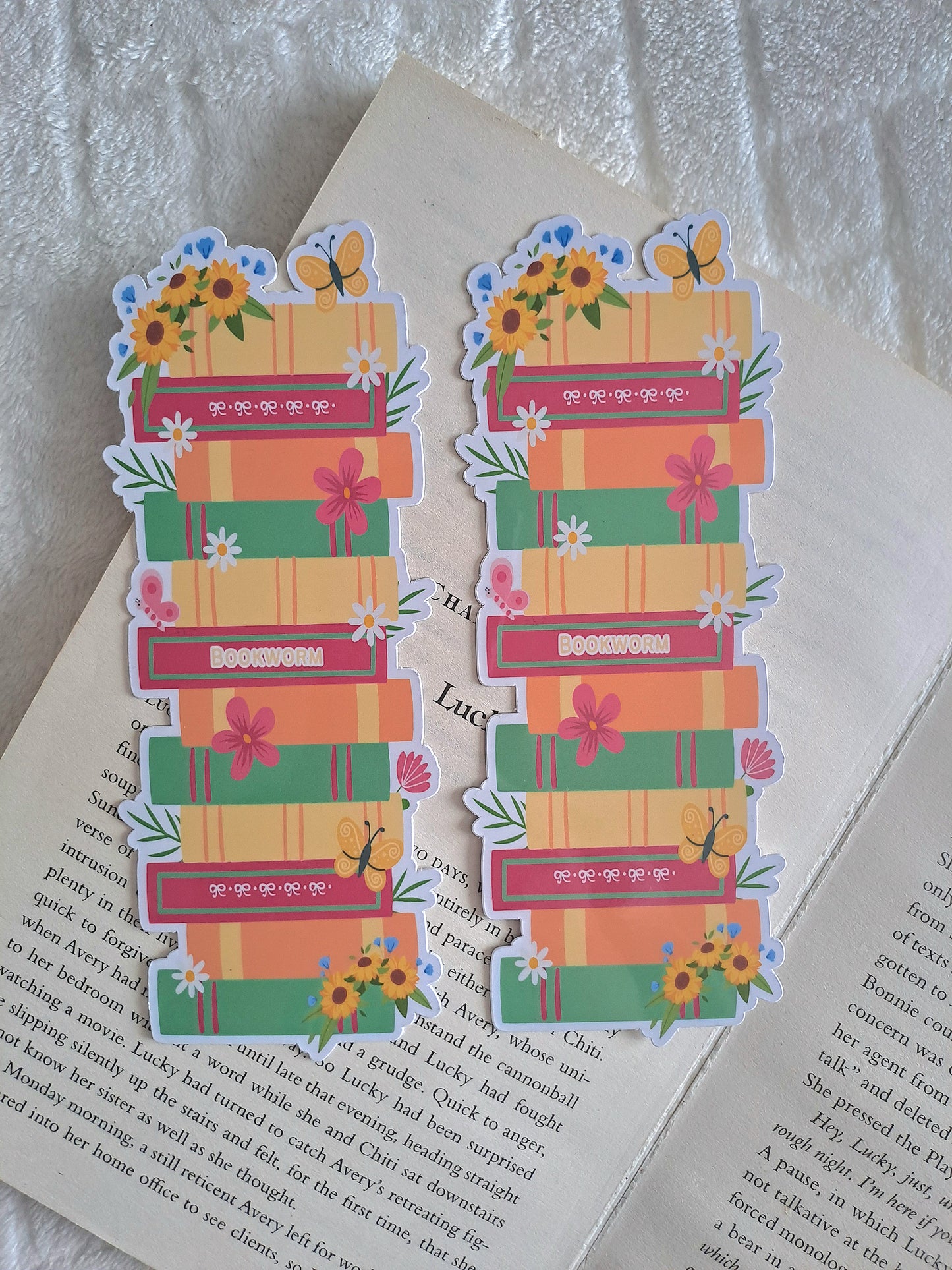 Floral bookstack bookmark - Cut out bookmark - Gift for booklover