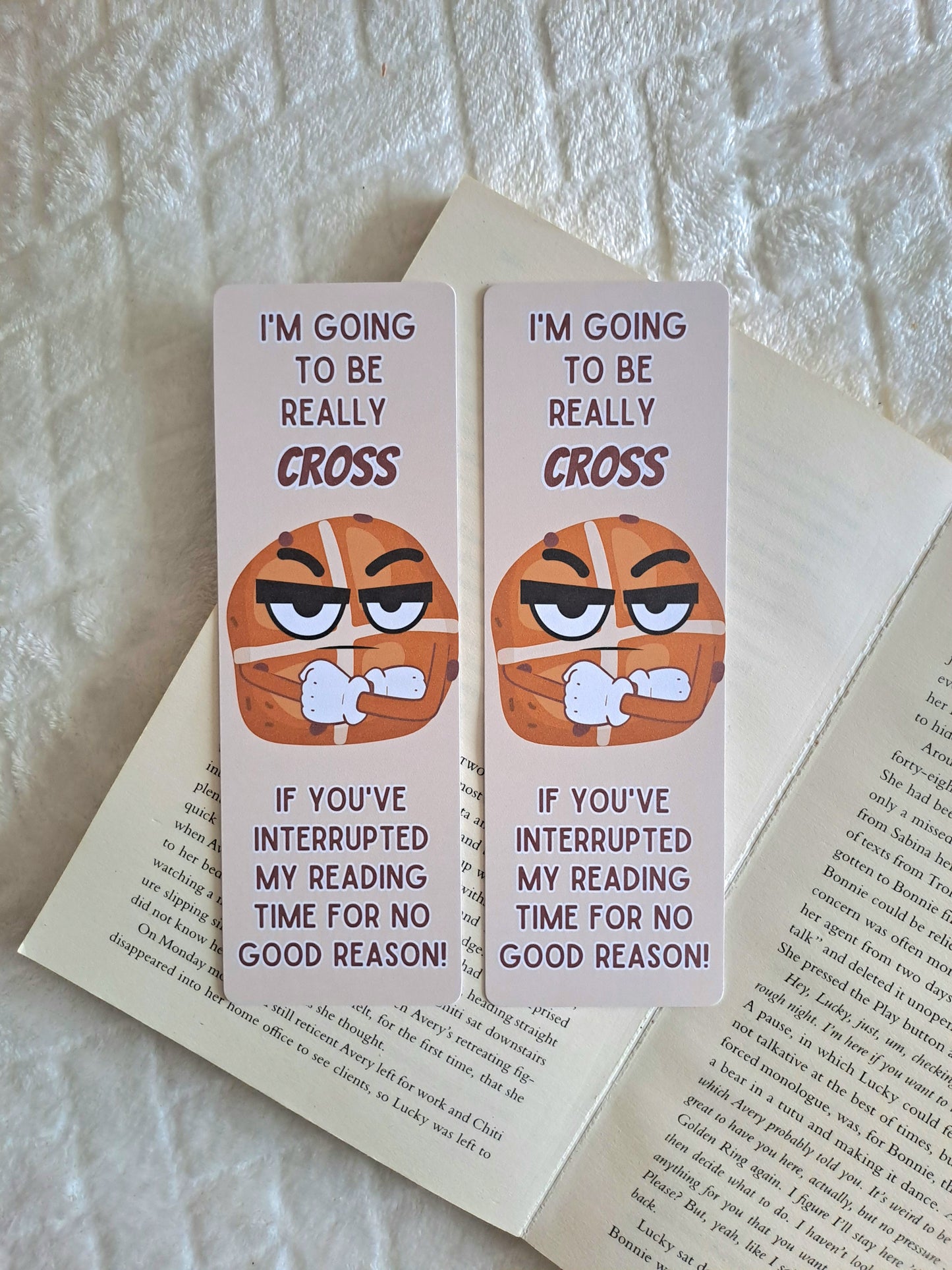 Hot cross bun reading bookmark - Funny reading accessory | Gift for booklover