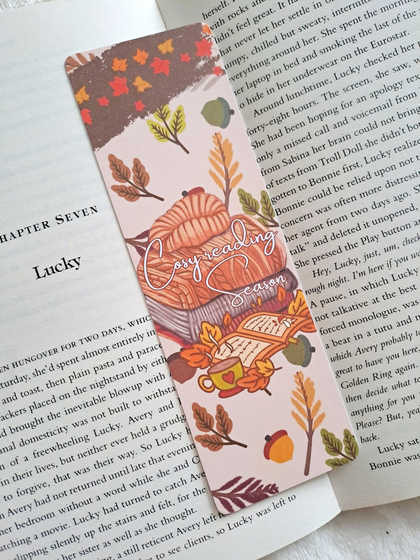 Cosy reading season bookmark