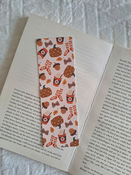 Cosy comforts autumn bookmark: Pumpkin spice, bows, acorns.