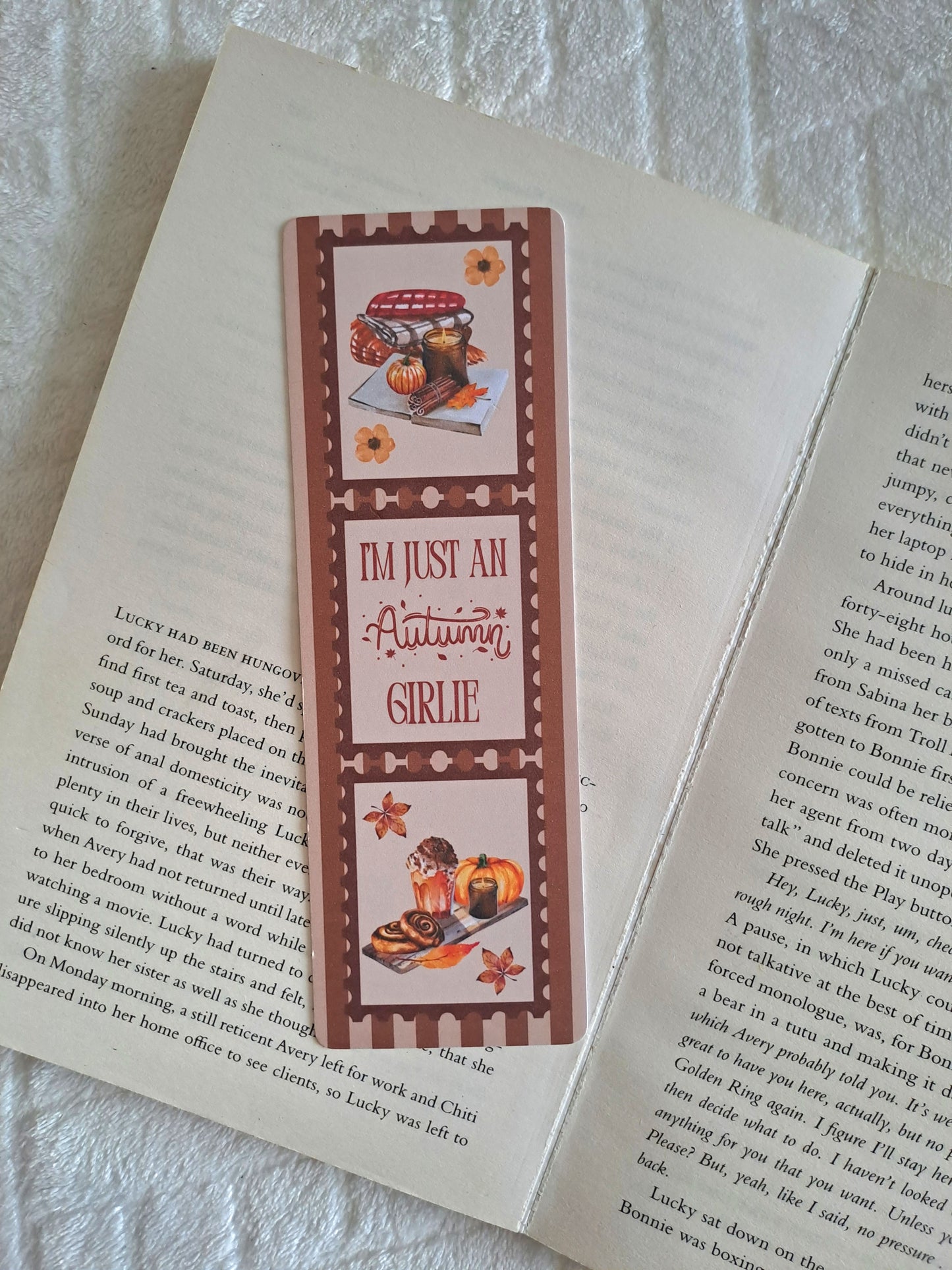 I'm just an autumn girlie stamps bookmark.