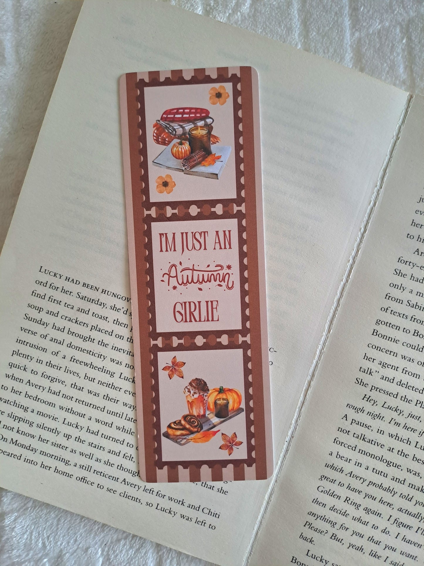 I'm just an autumn girlie stamps bookmark.