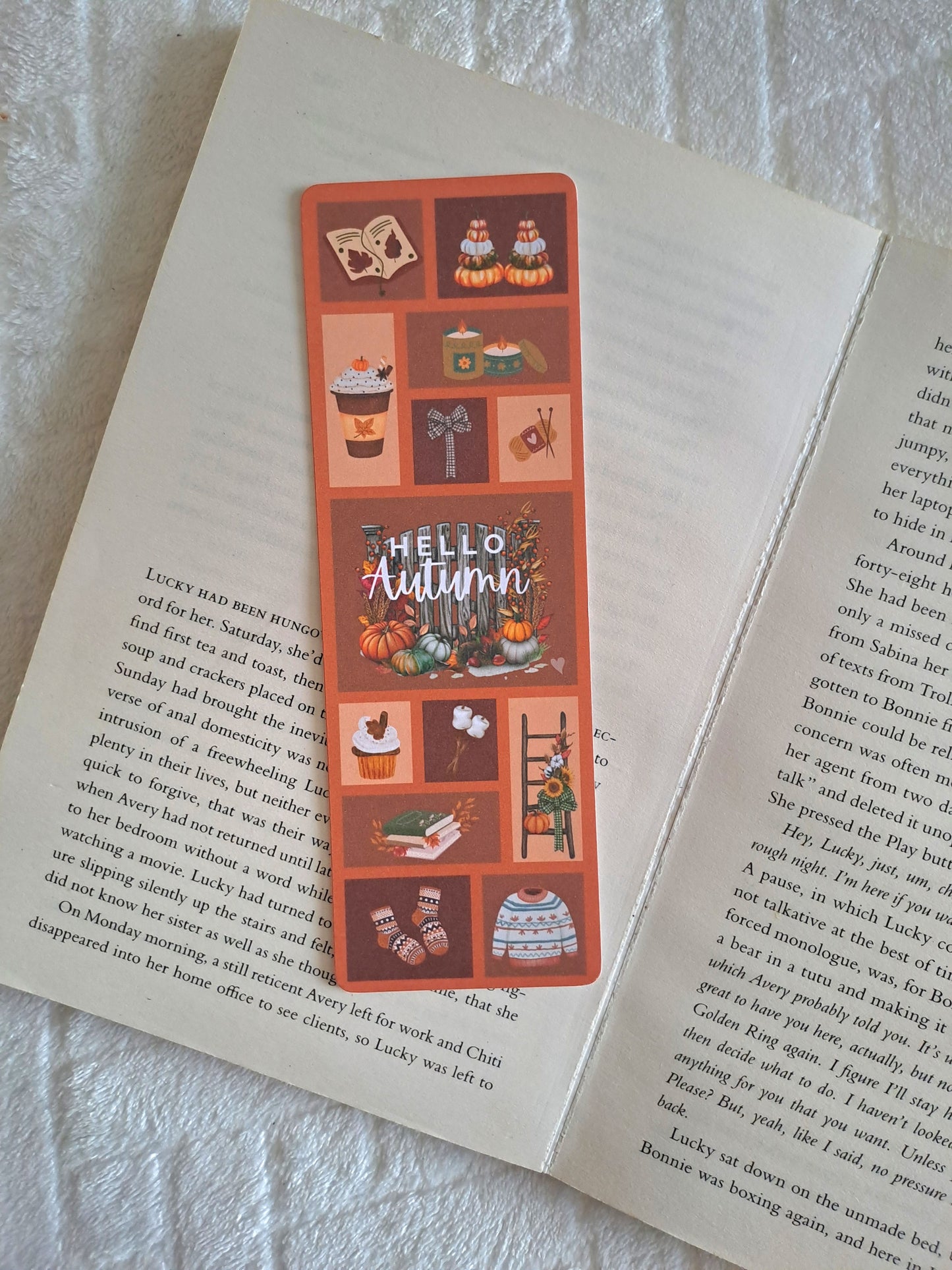 Hello autumn Cosy reading season bookmark