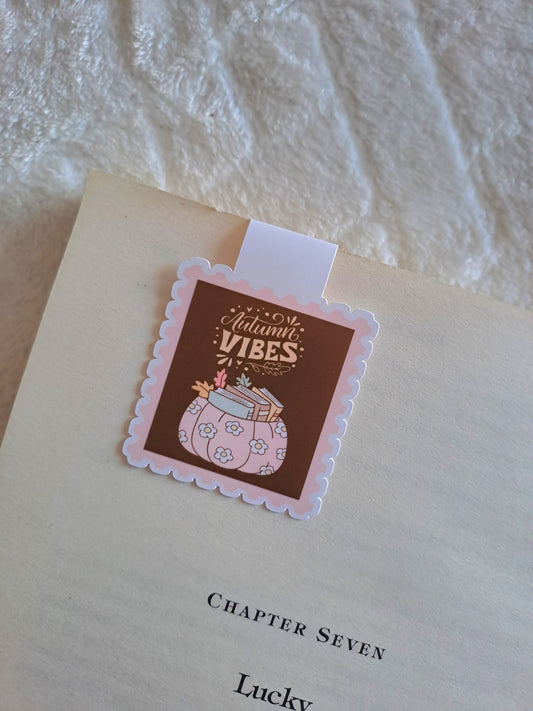 Autumn vibes magentic bookmark - Books and pumpkins