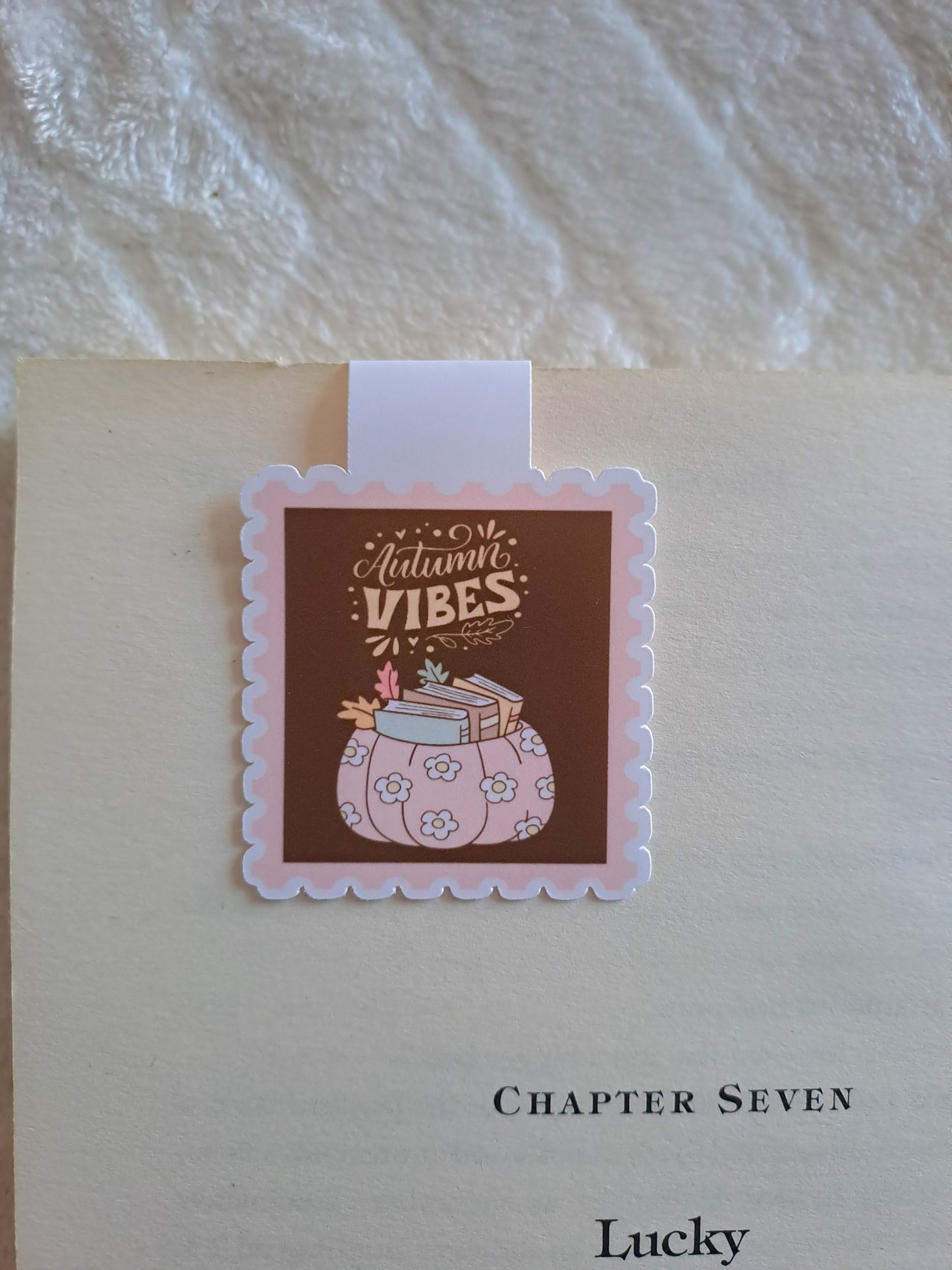 Autumn vibes magentic bookmark - Books and pumpkins