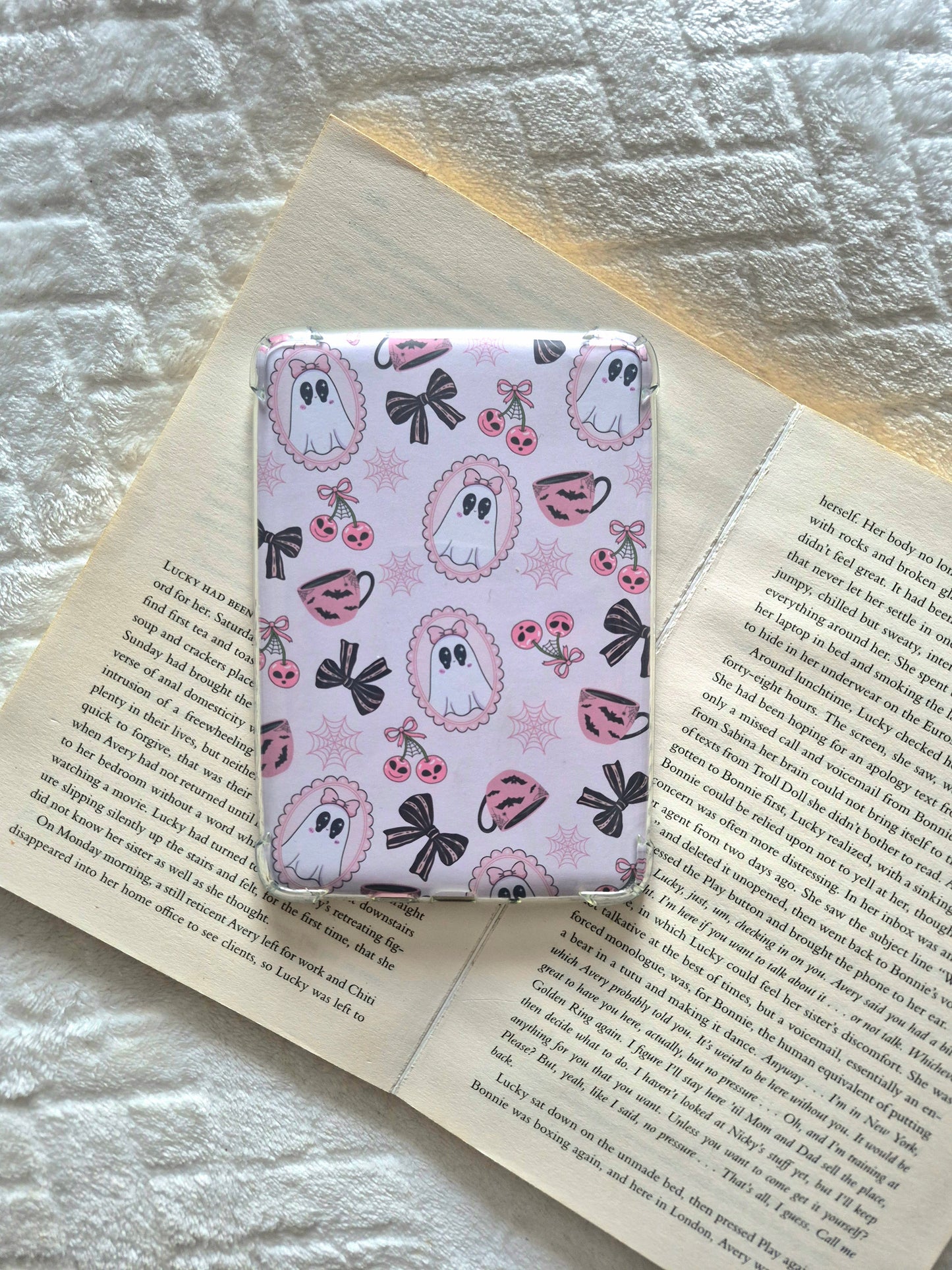 Ghosts, bows and brews spooky season kindle insert.