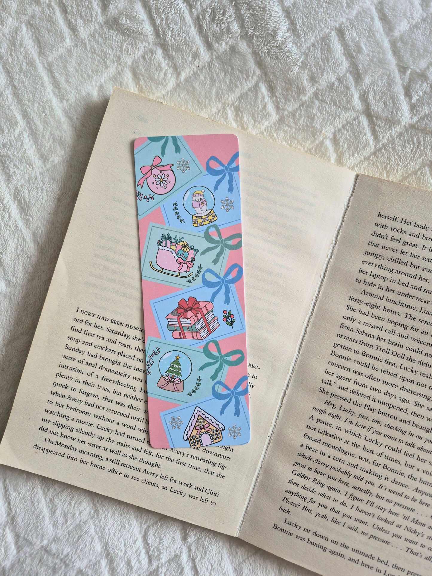 Christmas postcards bookmark: Festive gift for booklovers