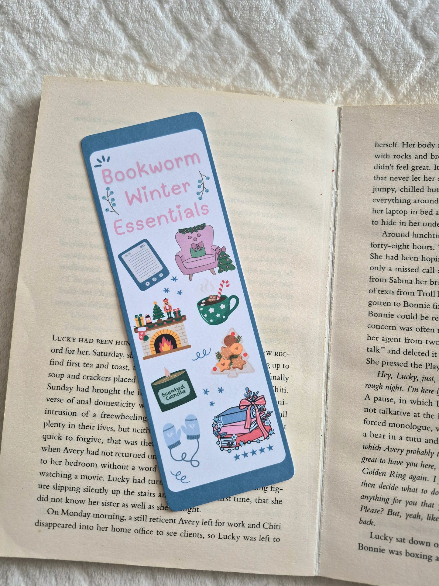 Bookworm winter essentials bookmark: Gift for booklover