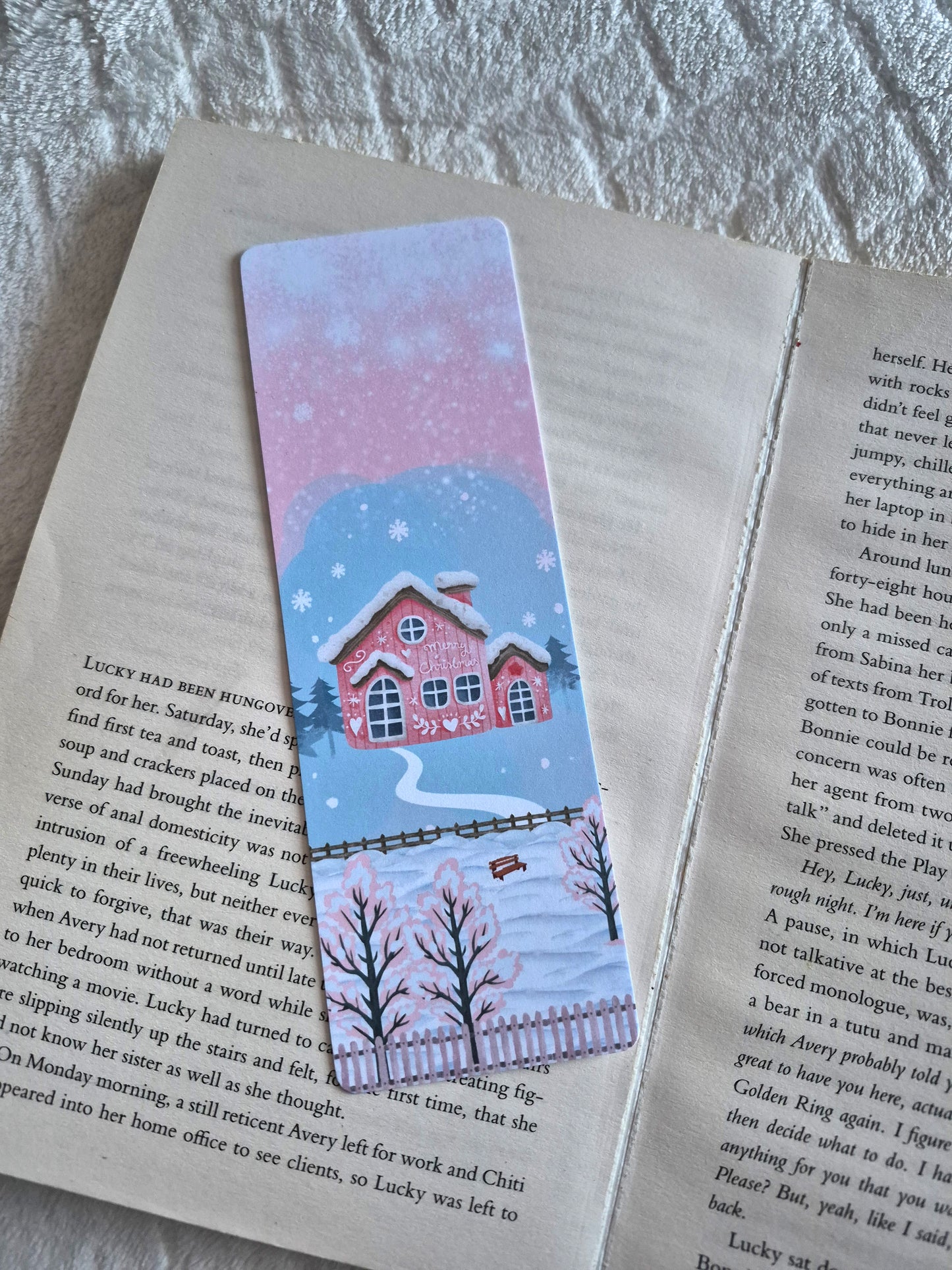 Winter cottage Christmas bookmark: Festive gift for booklovers