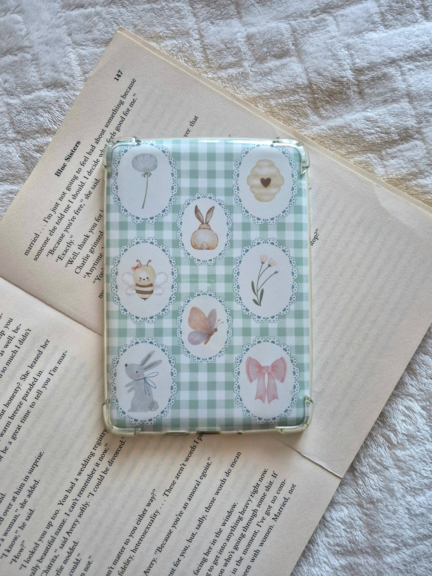 Gingham Springtime Animal & Floral watercolour Kindle Insert