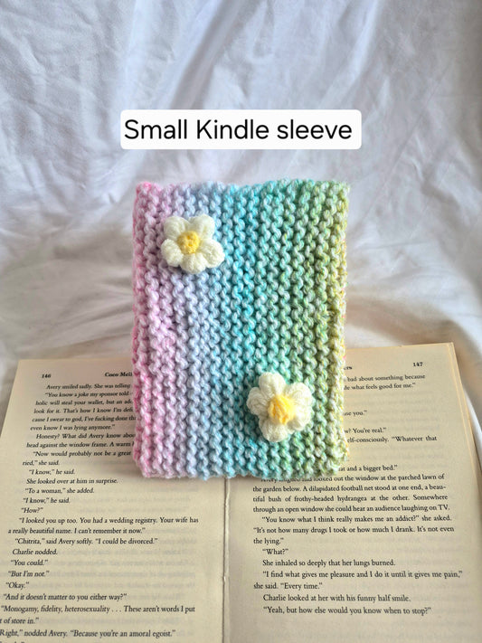 Small Rainbow knitted Kindle sleeve with white flowers