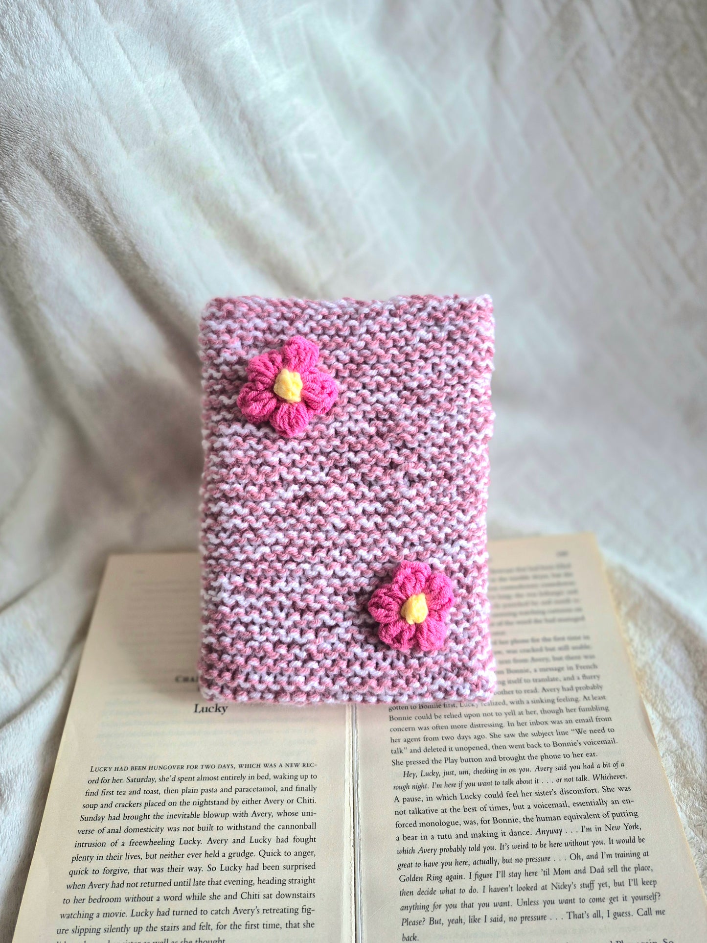 Large pink and white knitted Kindle sleeve with pink flowers
