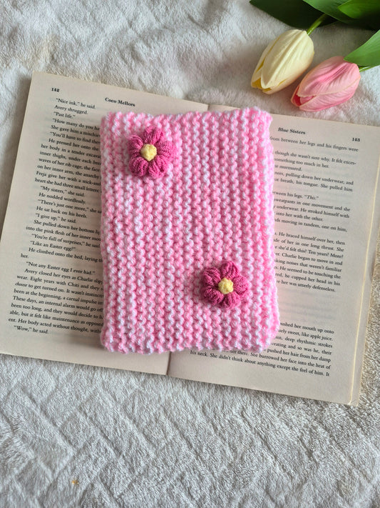 Small pink & White knitted Kindle sleeve with pink flowers