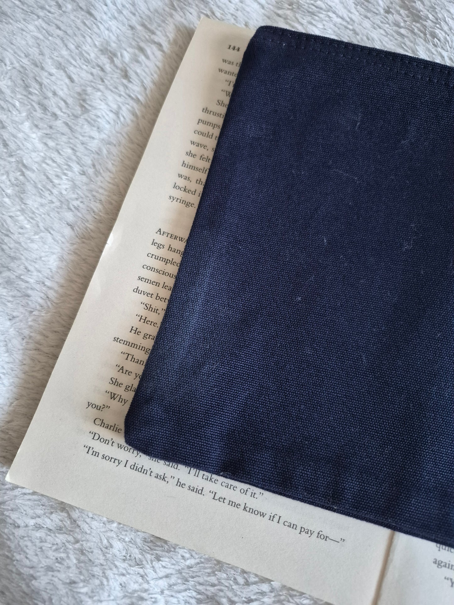Autumn bookish essentials bag (OOPS PRODUCT)