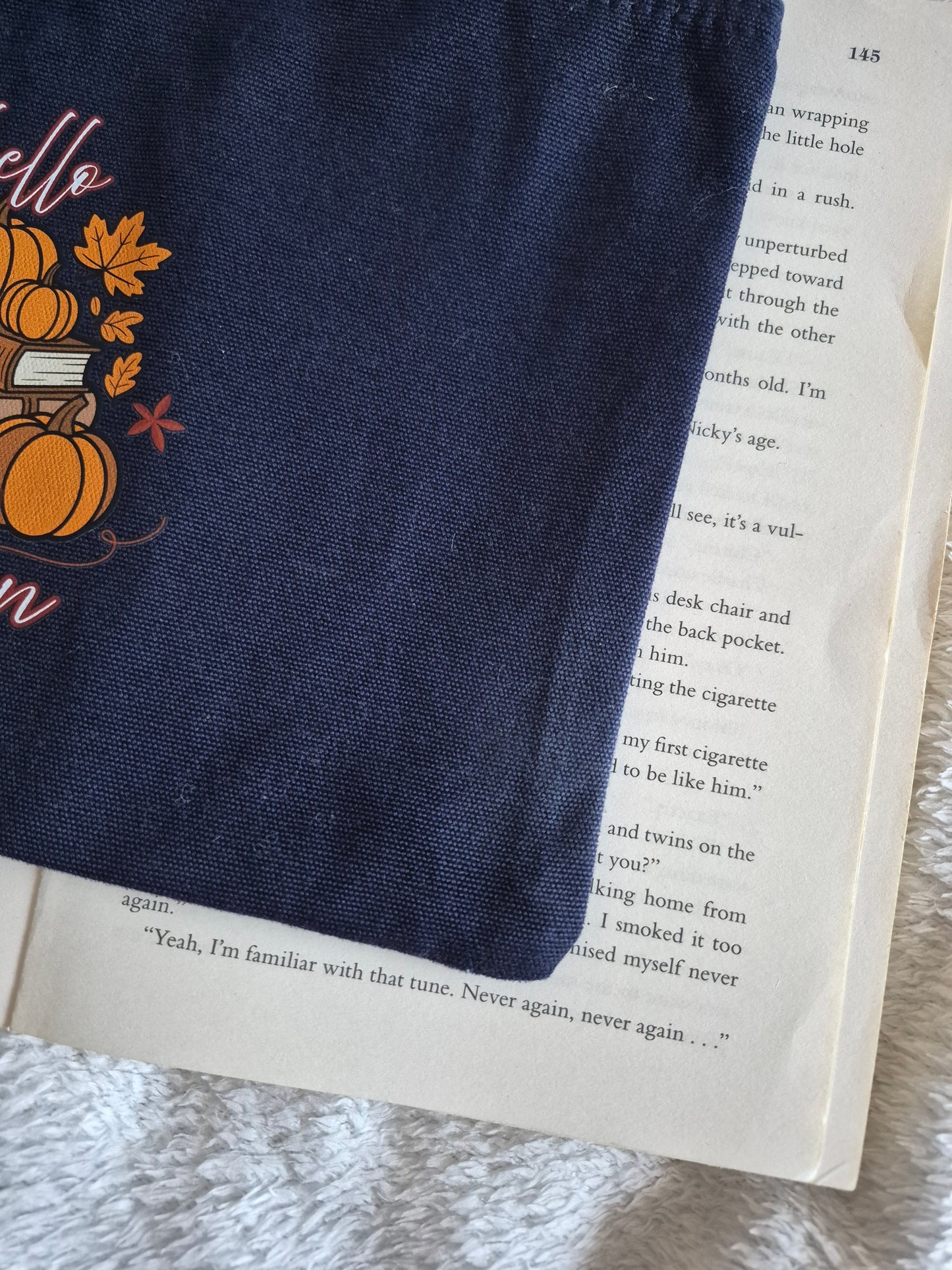 Autumn bookish essentials bag (OOPS PRODUCT)
