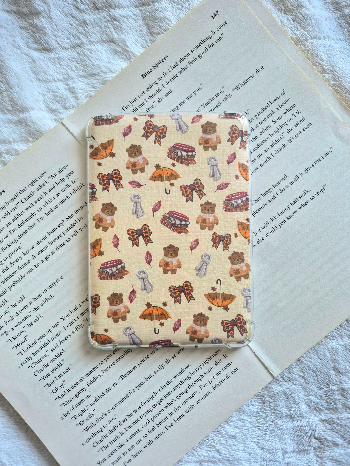 Teddy bear and bows autumn Kindle insert: Linen cardstock