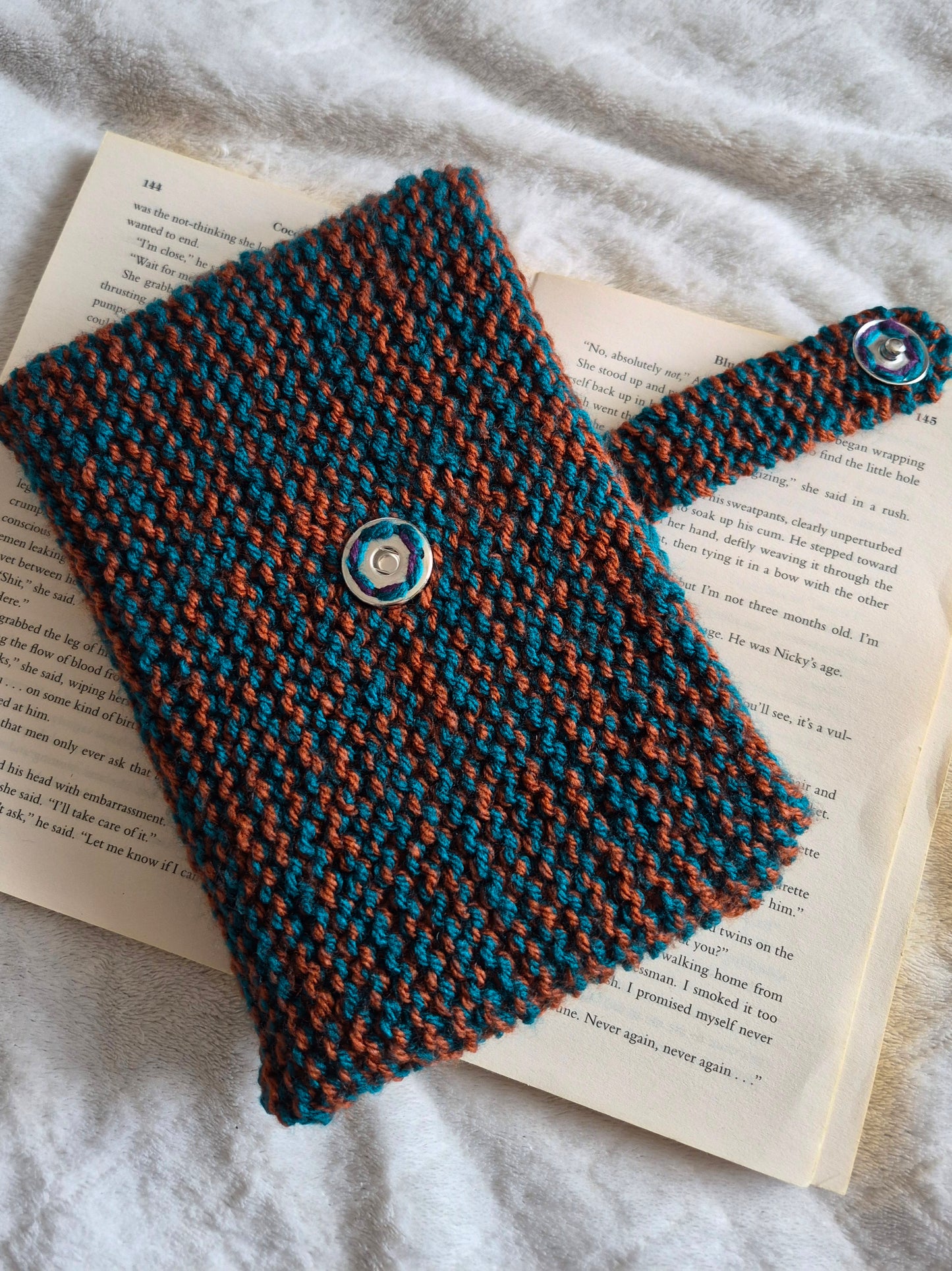 Dark blue and brown knitted sleeve: For book or large Kindle