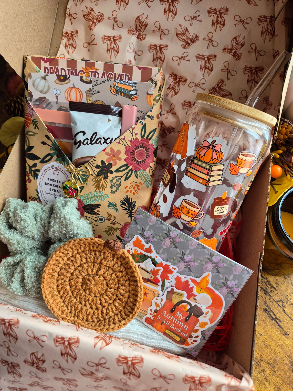 Autumn blind date gift box for booklovers