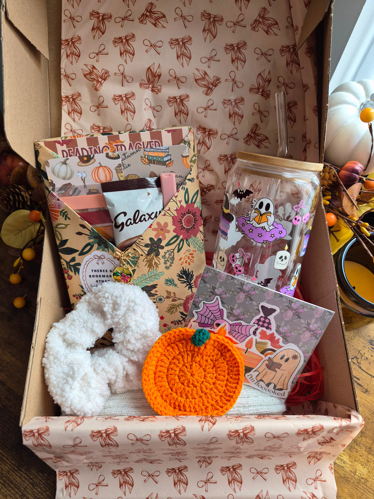 Autumn blind date gift box for booklovers