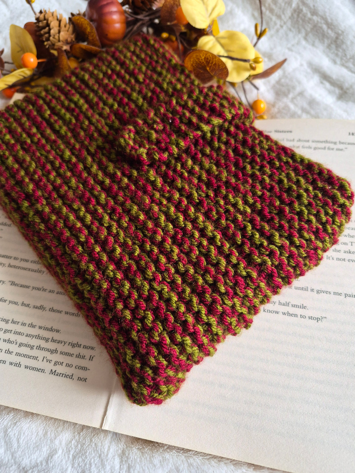 Dark red and green knitted book/large Kindle sleeve