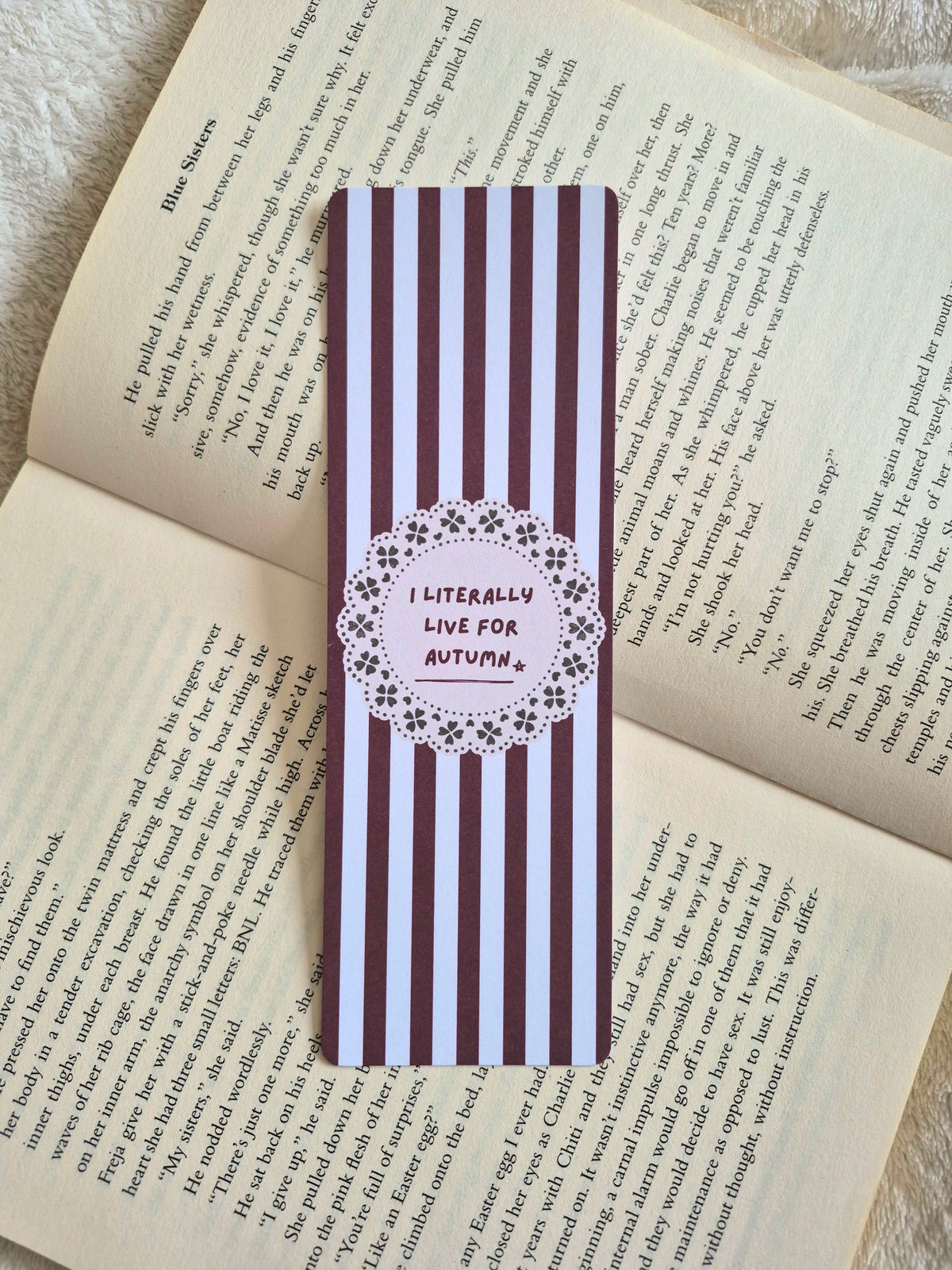 'I literally live for Autumn' burgundy striped bookmak.