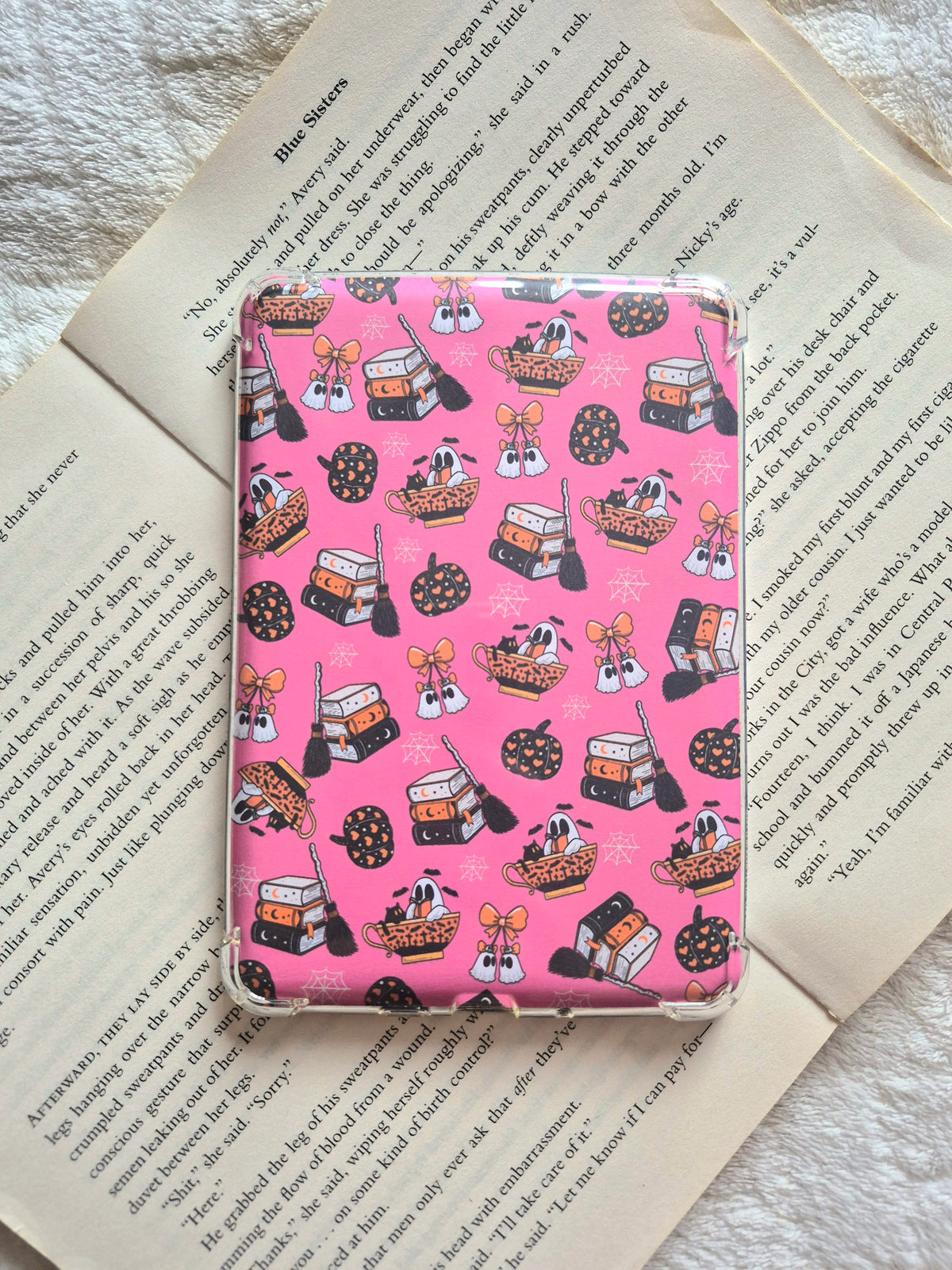 Pink Halloween kindle insert: Bookish ghosts and pumpkins